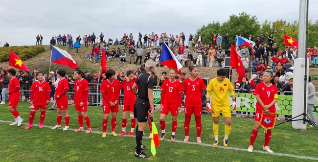 TRỰC TIẾP bóng đá nữ Việt Nam vs Viktoria Plzen (0-0, H1): Thanh Nhã dự bị, Huỳnh Như đá chính - Ảnh 1.